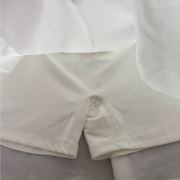 NWT English Factory White Pleated Skort Skirt Size Large - Picture 5 of 7